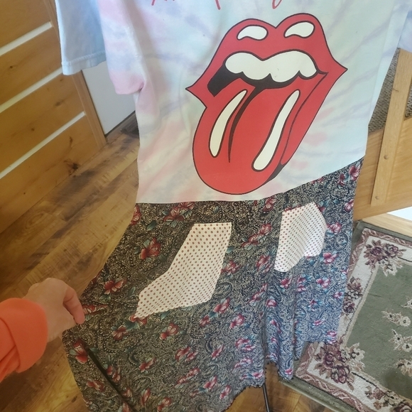 The Rolling Stones "What a Frock" Short Sleeve Midi Sz. M Dress w Front Pockets - Picture 2 of 8